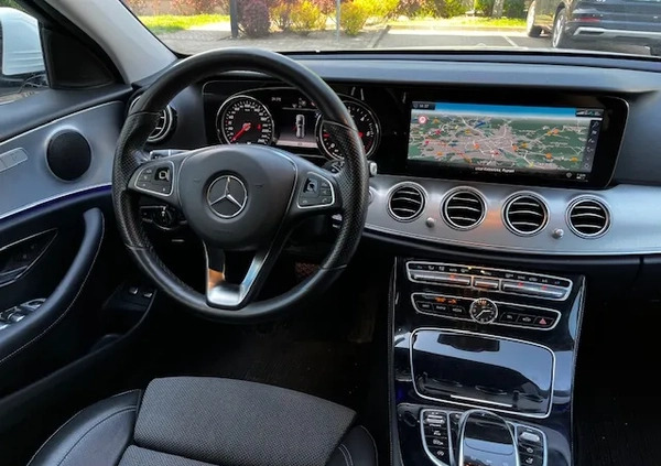Mercedes-Benz Klasa E cena 94799 przebieg: 161000, rok produkcji 2017 z Kazimierza Wielka małe 232